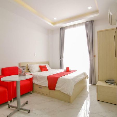 Reddoorz Near Quan Khu 7 Stadium Хошимин Экстерьер фото